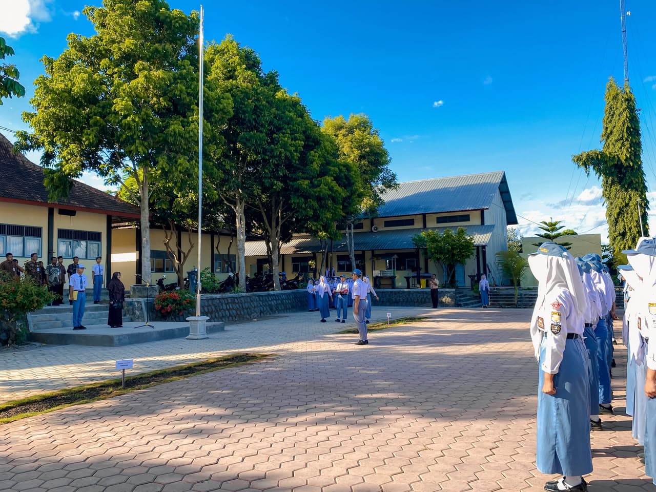 SMK Negeri 1 Puhpelem Melaksanakan Upacara Peringatan Hari Anak Nasional Tahun 2026