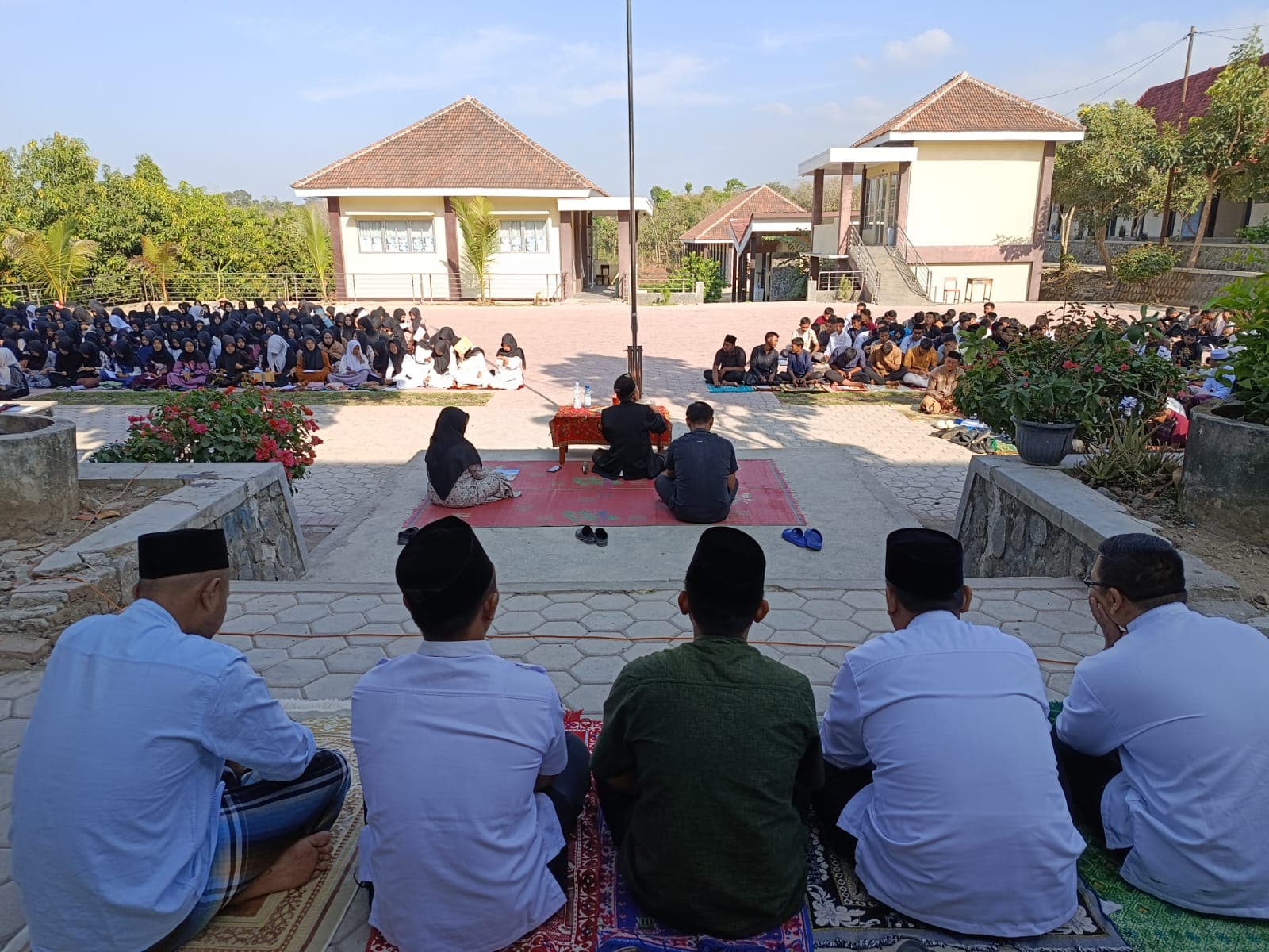 Semarak Maulid Nabi Muhammad SAW, SMK Negeri 1 Puhpelem Tanamkan Keteladanan dan Akhlak Mulia